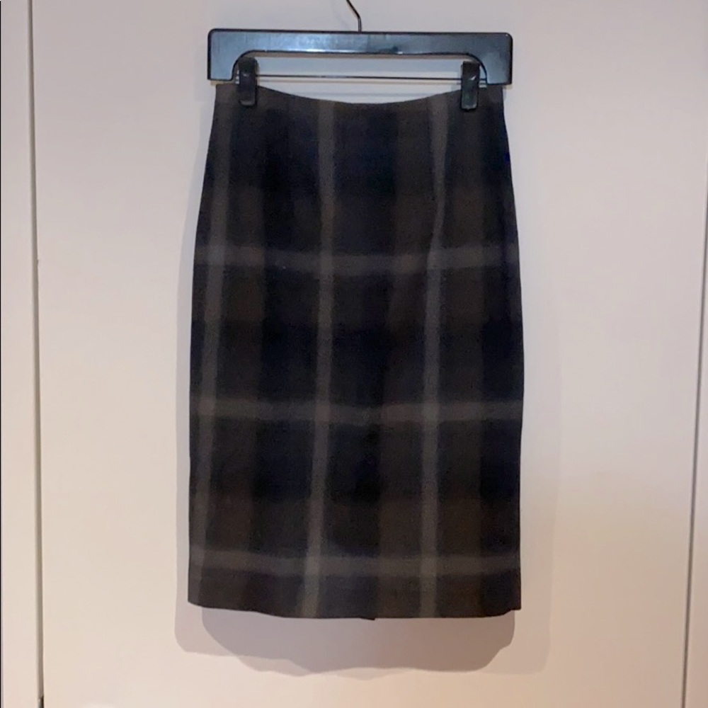 Beautiful curve fitting skirt